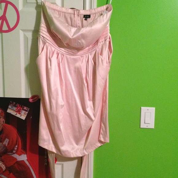 New strapless light pink dress