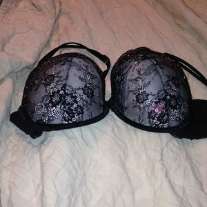 4 bras in total for @lkmanning