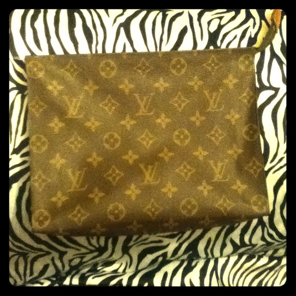 Louis Vuitton Handbags - Authentic Louis Vuitton