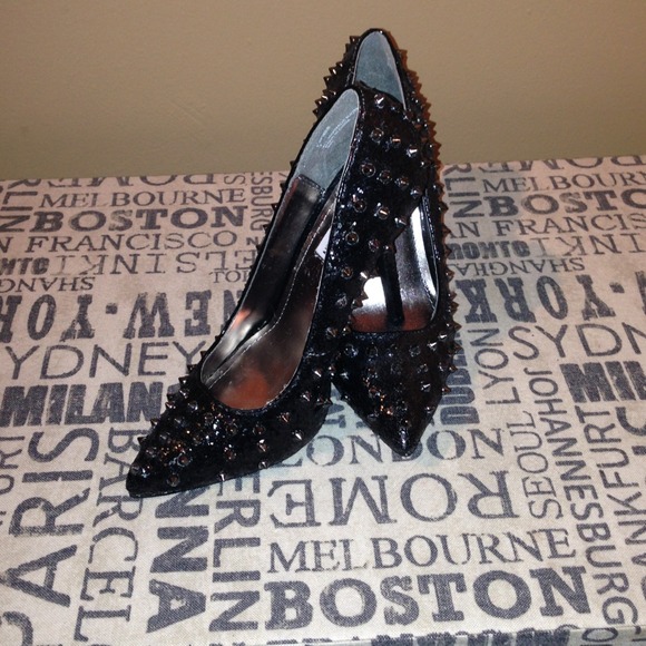 Sparkly Spiked Pumps