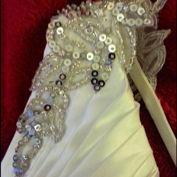 Reduced! Formal,prom, pageant, wedding, Ball - Picture 2 of 4