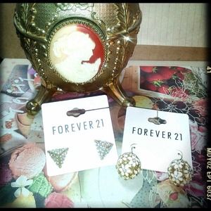SOLD 2 pairs of Forever 21 earrings