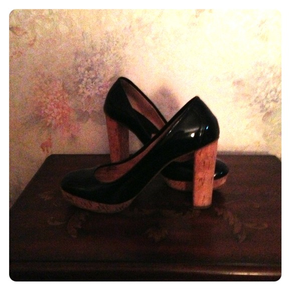 ✨reduced Michael Kors Patent leather Cork Pumps✨✨