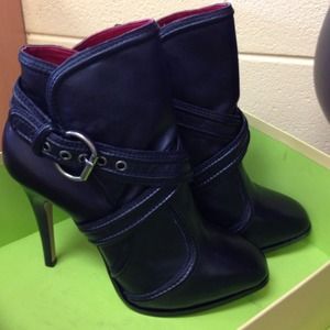 Black ankle boots size 8 1/2