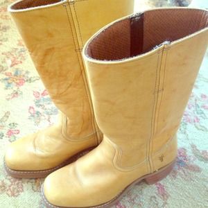 Frye campus boots size 6