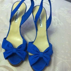 Brand new never worn oscar de la renta  size 40