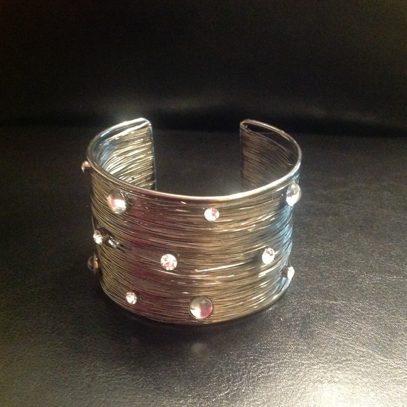 This & That in Montréal Bracelet black rhinestone
