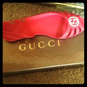Gucci jelly flats