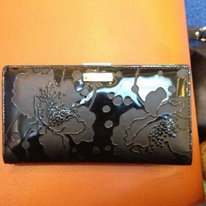Reserved. Kate Spade Wallet