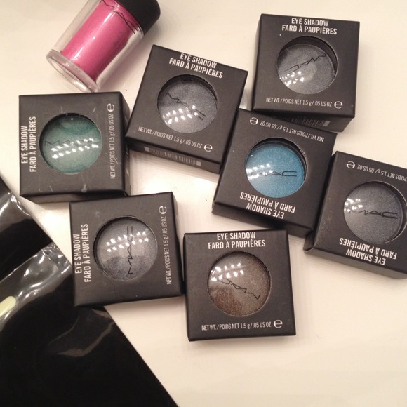MAC shadows - Picture 3 of 4