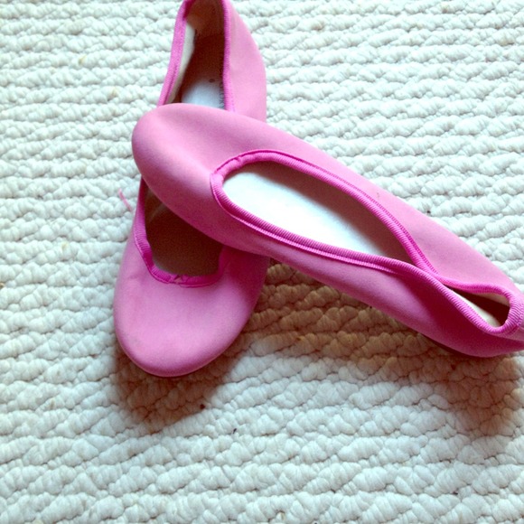 ****Reserved****Size 6 never worn ballerina flats