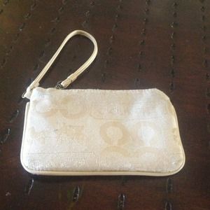 Coach wristlet beige small