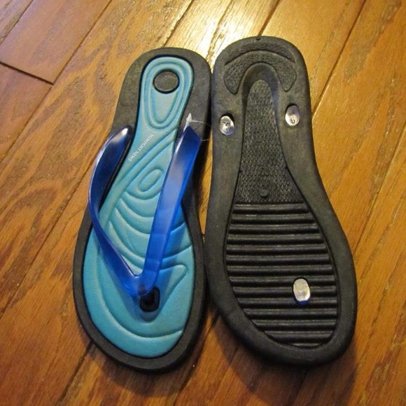 BUNDLE! White and blue flip flops. - Picture 2 of 2