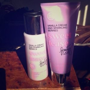Lotion and shower gel! Vanilla and cream berries!