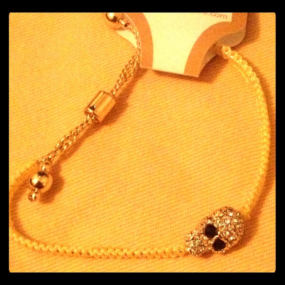 Skull bracelet