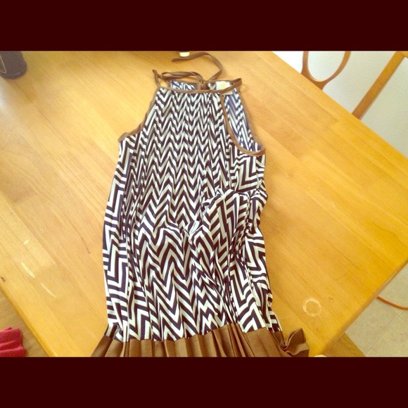 *RESERVED!* Chevron funky flowy dress