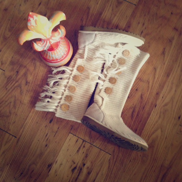 Ugg knit boots