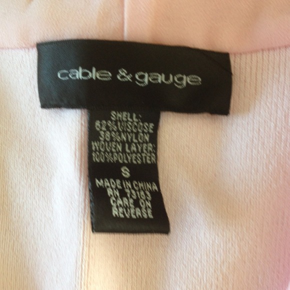 💕Beautiful pink blouse💕 - Picture 2 of 4