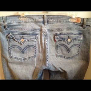 ⭕Reserved⭕ Levi light blue boot cut jeans