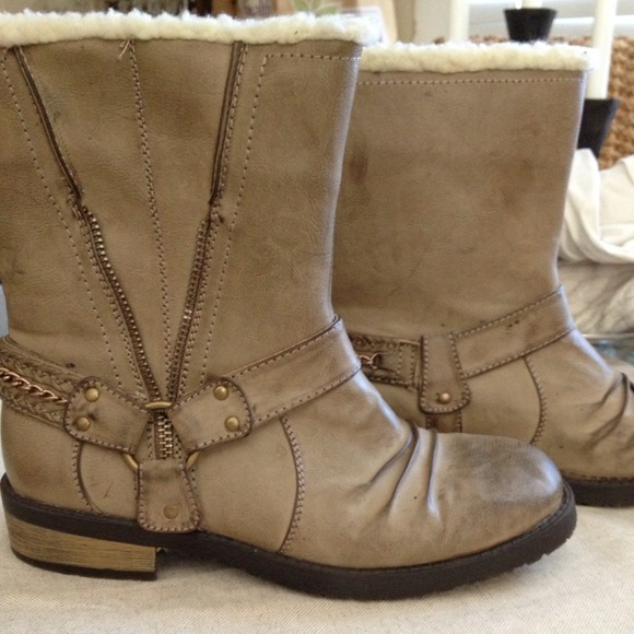 7.5 Furlined Boots