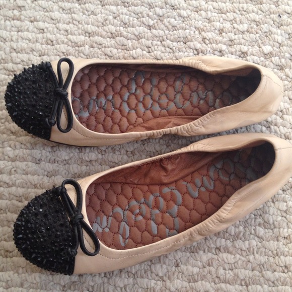 ⬇Reduced⬇Sam Edelman Flats wiz studs, size 8