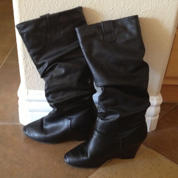 Wedge boots