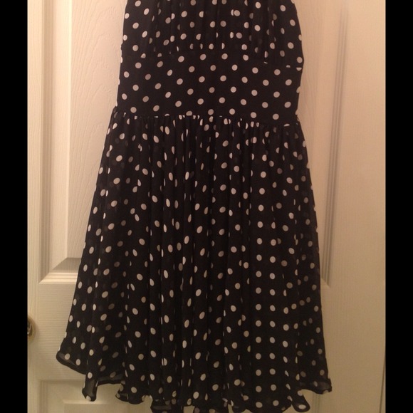 💰SOLD💰Beautiful polka dot halter dress - Picture 2 of 3