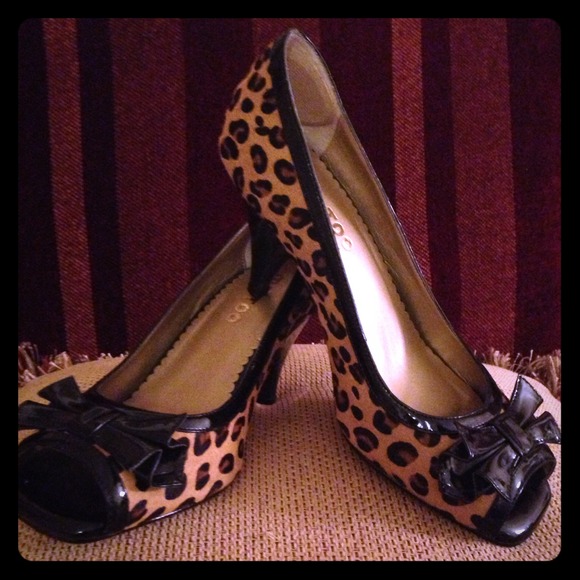 Shoes - 💥Reduced💥BNWB Me Too shoes Leopard print💥