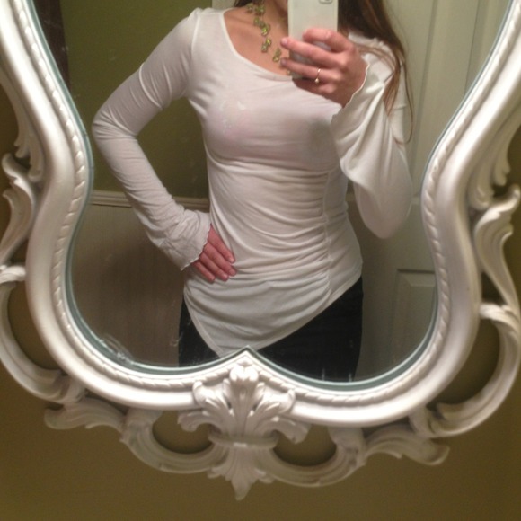 White Rayon shirt w/ rouching & bell sleeve - Picture 1 of 4