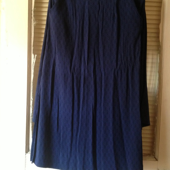 Shrit - Picture 3 of 3