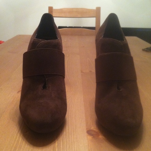 Reserved!! Brown suede booties.