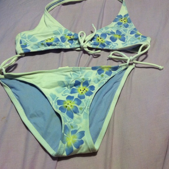 Non padded bikini