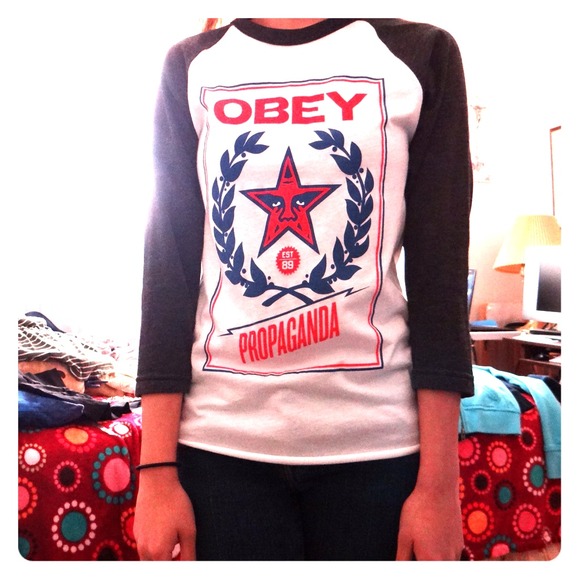 ❌SOLD!!❌OBEY Baseball T-shirt