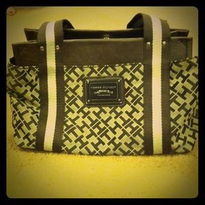 Tommy Hilfiger purse