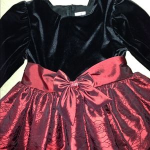 2 Pretty girls dress size 4