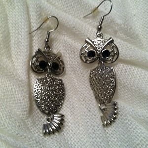 Darling owl earrings!