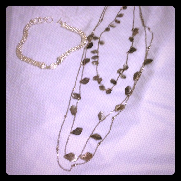 BUNDLED! 💍 - Picture 1 of 3