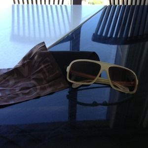 SOLD NEW Oliver Peoples sunglasses