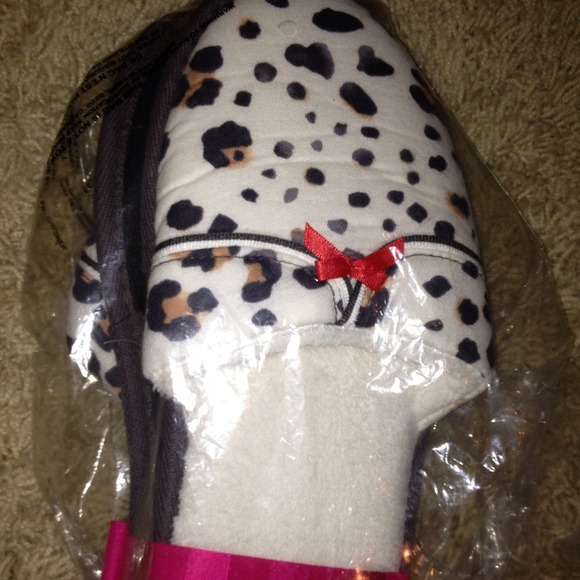 Traded!!!! NWT VS leopard slippers