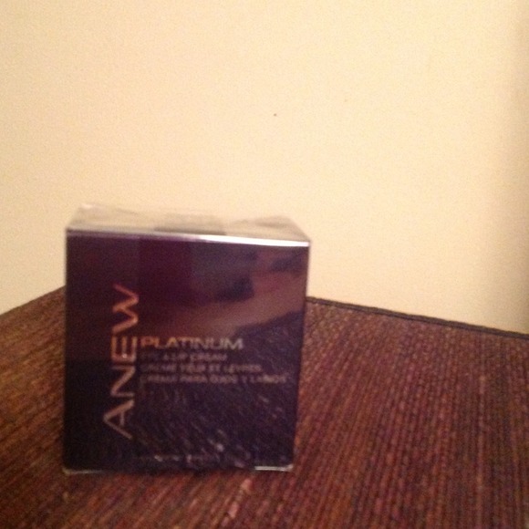 Avon Accessories - Gifted in Bundle Avon Anew Platinum Eye &Lip Cream