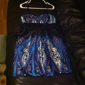 Cute blue prom dress!