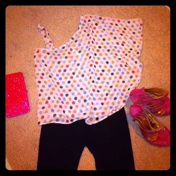 <<SOLD>>Colorful dots top!!