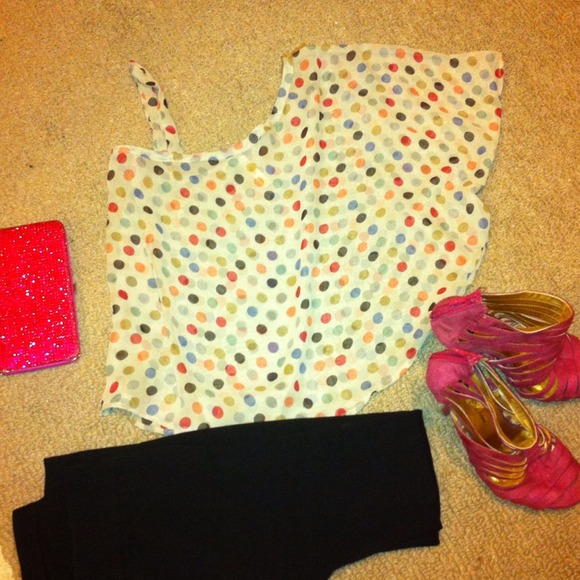 <<SOLD>>Colorful dots top!! - Picture 2 of 2