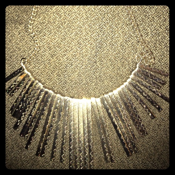 Wet seal necklace