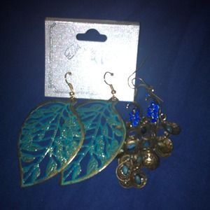 ❌RESERVED❌ 2 pair of earrings