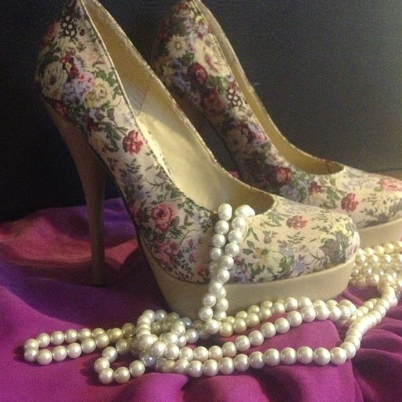 SOLD - Picture 2 of 4