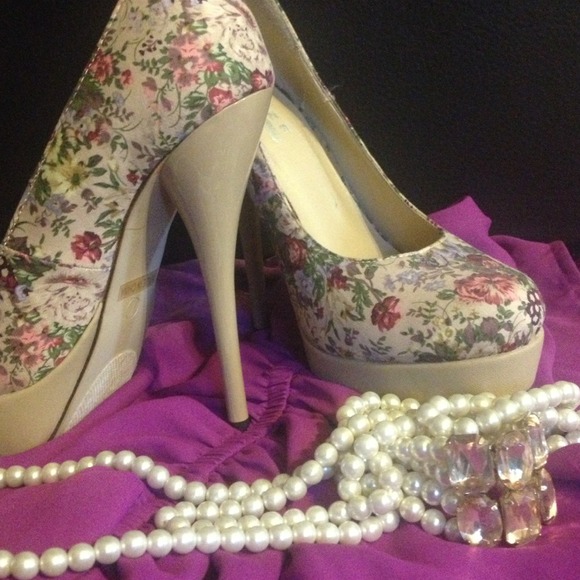 SOLD - Picture 3 of 4