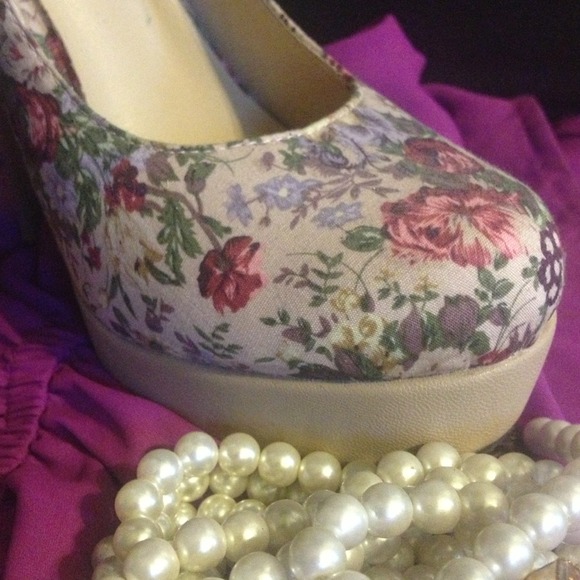 SOLD - Picture 4 of 4