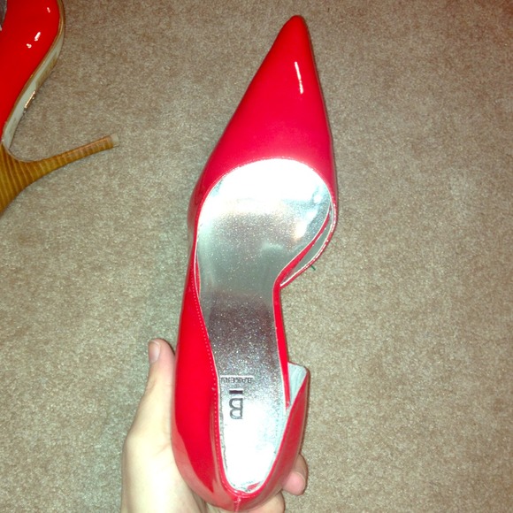 ⛔⛔SOLD in bundle⛔⛔Bakers Red Heels