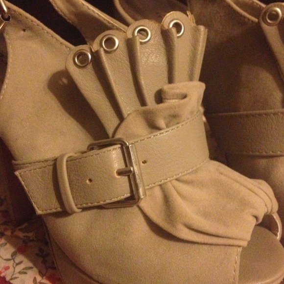 SOLD - Picture 4 of 4